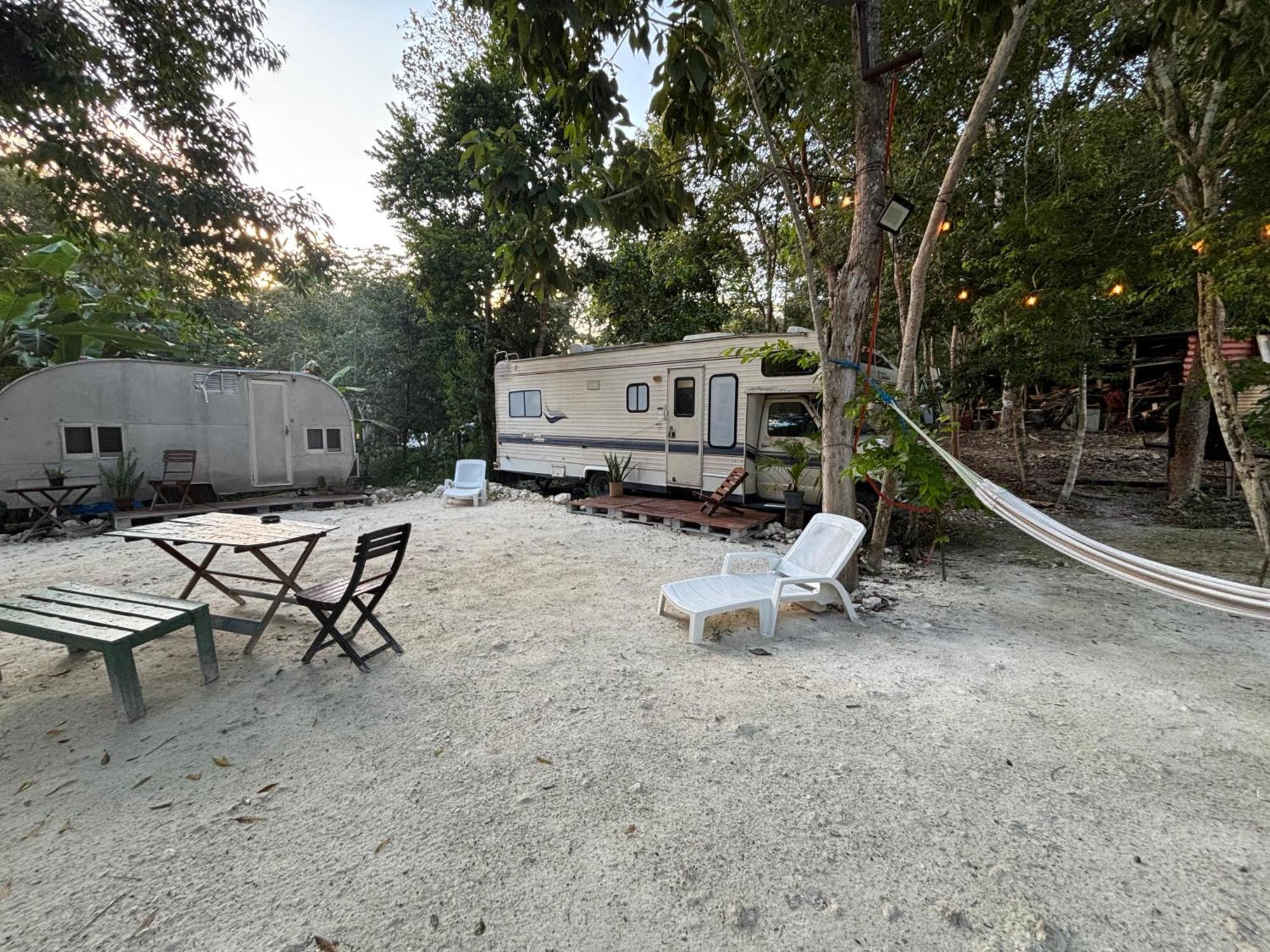 Momotoh Camper Hotel Xpujil Exterior photo