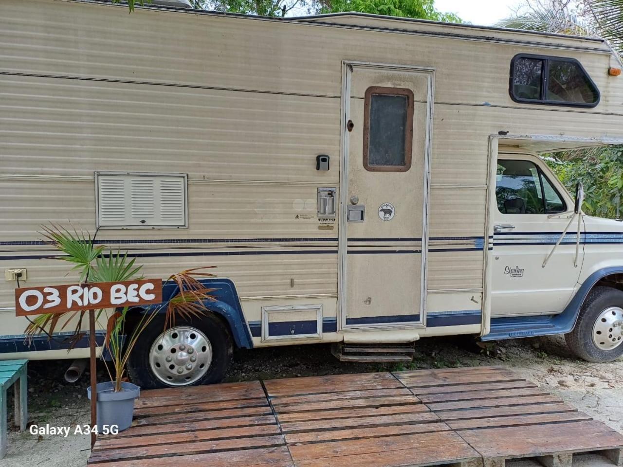 Momotoh Camper Hotel Xpujil Exterior photo
